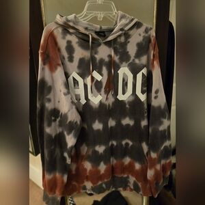 Unisex   AC/DC Black and White Graphic Label. NWOT.  2XL